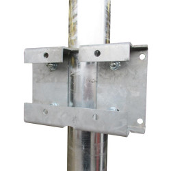 Mounting plate with1/2 fastening flange for Autodrink drinkers on post : p1130302