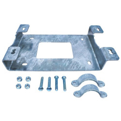 Mounting plate with1/2 fastening flange for Resinox II drinkers on post : p1130736