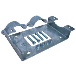 Mounting plate with1/2 fastening flange for Resinox II drinkers on post : p1130736