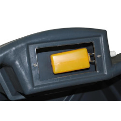 Float valve tap with protective plate for SUPERBAC strip rim : p1138301