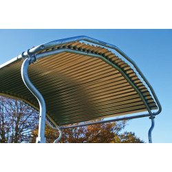 Roof protection for metal hay rack : p1213744