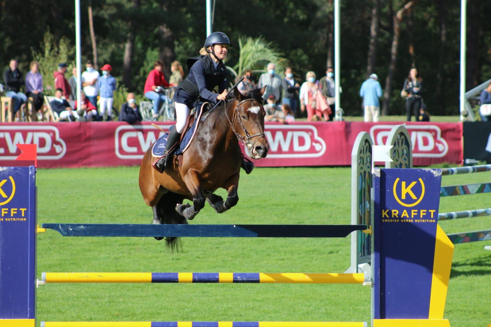 emma_douillet_show_jumping_rider
